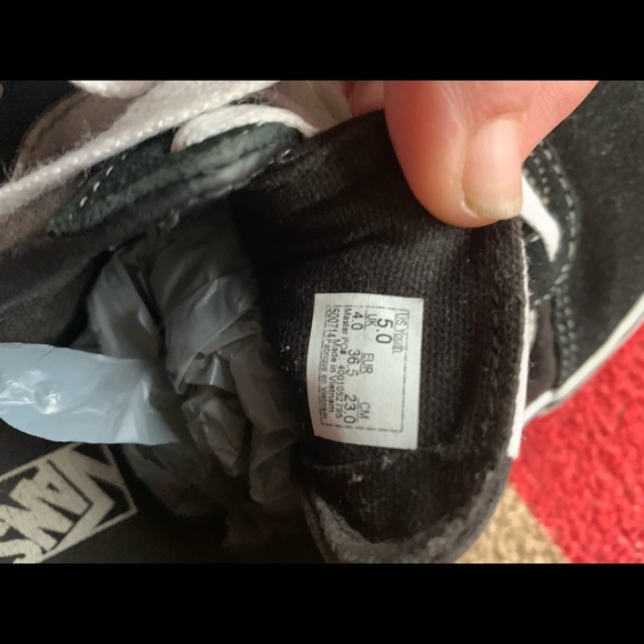 Classic Black and White VANS - Picture 8 of 8